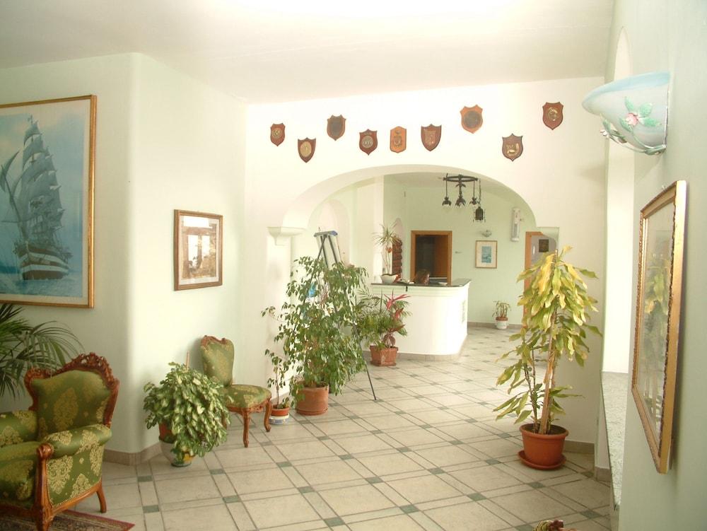 Hotel La Ginestra Forio  Luaran gambar